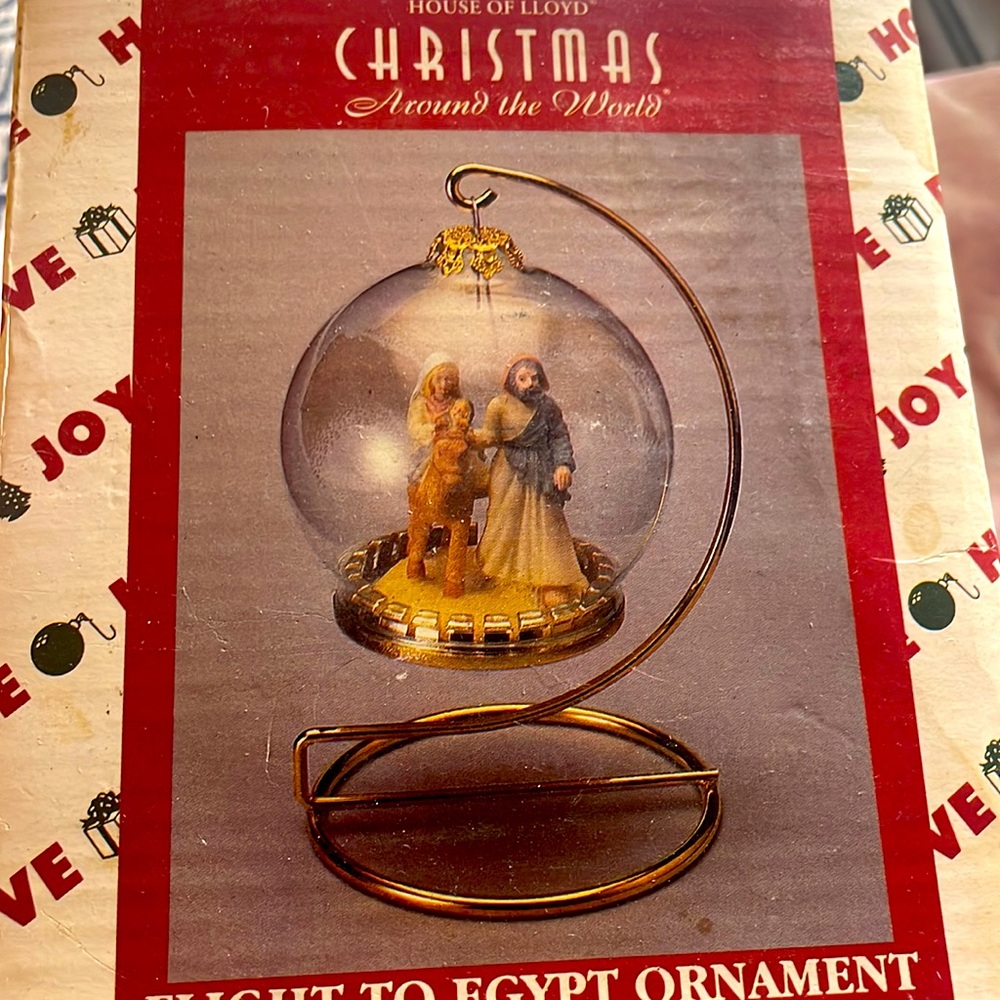 Vintage ORNAMENT House of Lloyd Christmas Around The World flighttoEgypt w/stand